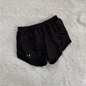 Under Armour textured running short